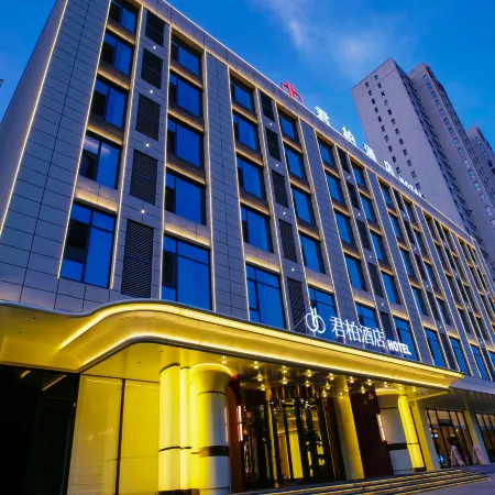 Junbo Hotel(Anyang Linzhou Hongqi Canal Avenue Municipal Government Branch)