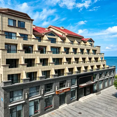 Banyuewan No. 6 Hotel (Banyuewan Beach) Hotels near Half Moon Bay Beach