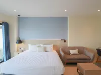 Aster Canopy Suites & Living ラヨーンのホテル