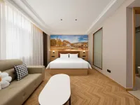Heyue Sheng Hotel(Laiyang High-speed Railway Station Yiwu International Mall Branch) Hotel a Laiyang
