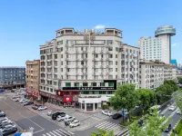 Jifen Qingchen Hotel (Yongkang Jiuling West Road Baolong Plaza)
