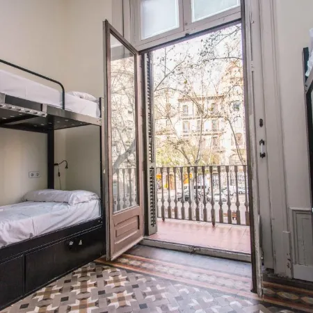 360 Hostel Borne