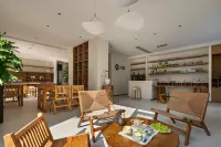 Floral Hotel·Luli · Cloud Retreat — Designer Stay by the Waterfall - Desayuno