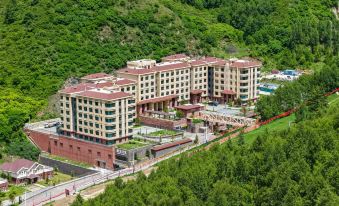 Shenglong Apartment (Wanlong Ski Resort)