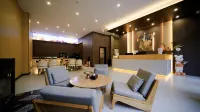 Gangyongqu Boutique Hotel (Xinlong County Middle School Branch) - 주차장