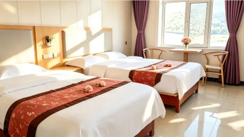 Qilian Country Guest House (Zhuoer Mountain Resort) - parking