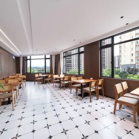 Brocade Cloud Design Hotel (Lushan Avenue Fanglan Lake Scenic Area)