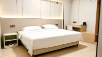 Yehai Blue Bay Holiday Hotel (Sanya Bay Coconut Dream Corridor) - เปิดใหม่