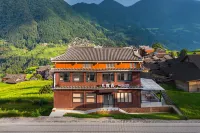 Jiduqing · Vancilando Panoramic Art Vacation Apartment (Congjiang Jiabang Terrace Scenic Area) - vasca da bagno