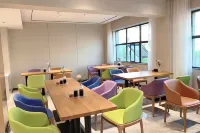 競放電競酒店（華容步步高新天地城市商業廣場店） - 停車場