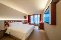 Hello Hotel(Huludao Xingcheng Ancient Town Scenic Area) - parking