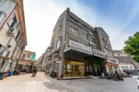 Qingmu Hotel (Hexian Xiaoshikouzhen Huai Commercial Street)
