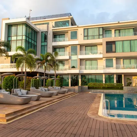Castle Bayview Resort & Spa