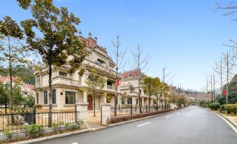 Swanburg Resort Hotel