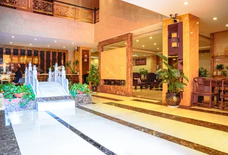 Yuanmou Lanyuan Hotel Отели рядом с достопримечательностью «Langbapu Earth Forest (Xinhua Earth Forest)»