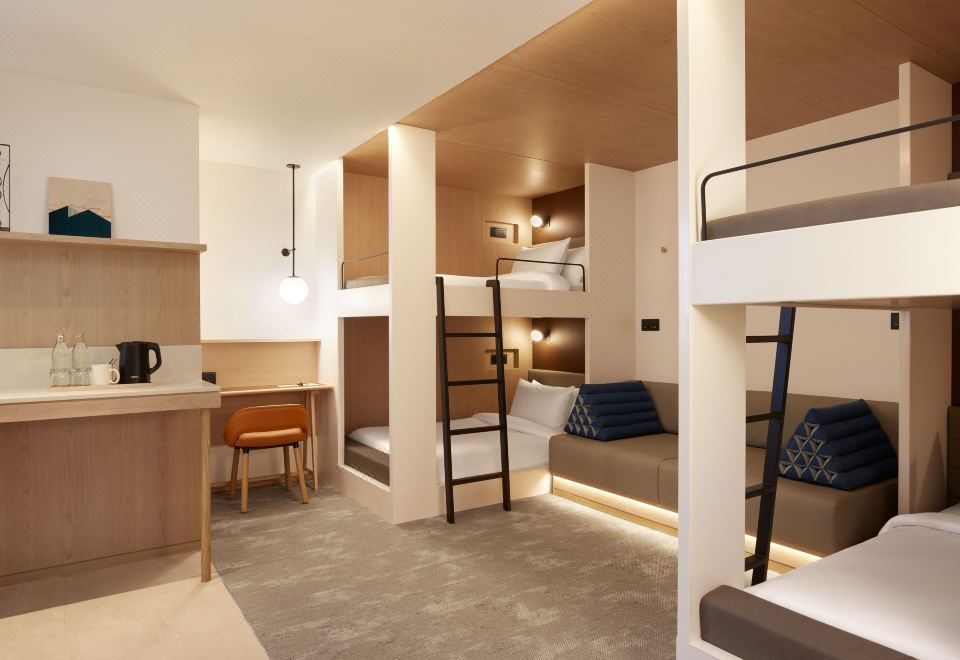 BTS 역 근처 아사이 호텔