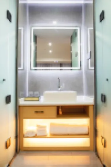Century Baidu Garden Hotel (Lingang Xintiandi Zijin Plaza)