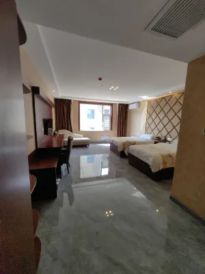 Xinyunding Business Hotel