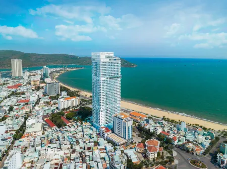 Grand Hyams Hotel - Quy Nhon Beach Отели рядом с достопримечательностью «University Quy Nhon»
