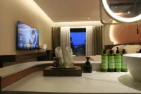 Shili Langyue Hot Spring Homestay - Ya'an Moon Lake Branch Hotels in Ya'an