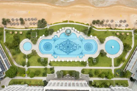 Sheraton Phu Quoc Long Beach Resort Отели рядом с достопримечательностью «Grand World Phu Quoc»