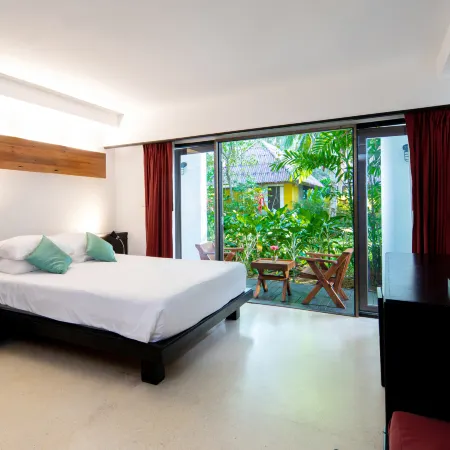 Haadson Resort - Khaolak, Phangnga Отели рядом с достопримечательностью «Пляж Бангсак»