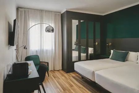 Arenas Atiram Hotels