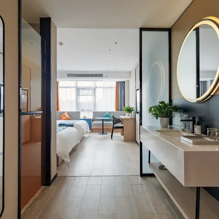 Homeinn MeiJuHotel (Shaoxing Paojiang Binhe Commercial Center)
