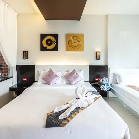 Blue Carina Hotel(Central Phuket)