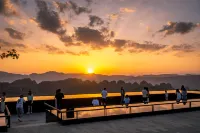 Xinchang Shanzhong Laixin · Guanlan Tingyun Homestay - Infinity Pools