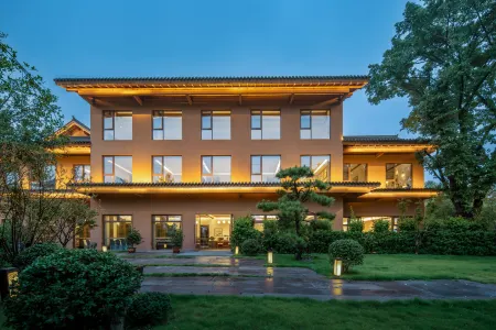 Chongqing Baoding Xiaozhu Отели рядом с достопримечательностью «Dazu Stone Carving Baoding Mountain Scenic Area - Guiding Service Hall»