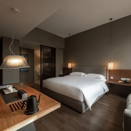 the Hidden Place Hotel Отели рядом с достопримечательностью «Глобальный центр «Новый век»»