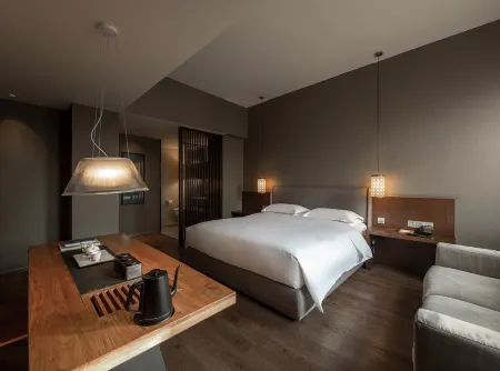 the Hidden Place Hotel Отели рядом с достопримечательностью «Tiexiang Temple»