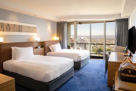 Sofitel Gold Coast Broadbeach Отели рядом с достопримечательностью «Панорама Тауэр»