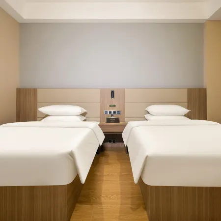 Yayue Hotel (Yulin Rongxian Railway Station Branch)