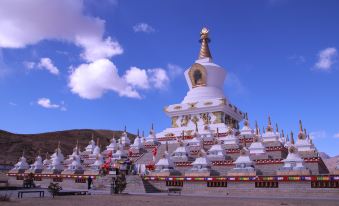 Daocheng Yading Liuyu Starry Sky Flower Sea Courtyard