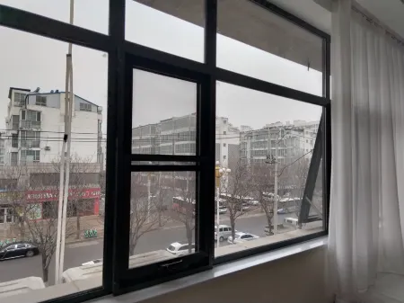 Qiancheng Hotel (Defu Jian Cai Cheng) Отели рядом с достопримечательностью «Prague Herb Garden»