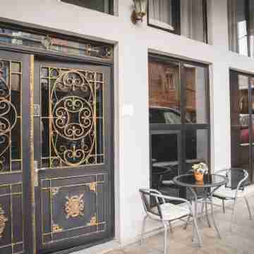 Hotel Violet Metekhi Hotel Exterior