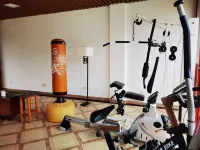 BamabainiaozhuangHotel - نادي رياضي