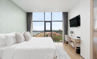 Naka-Raj Escape Hotel