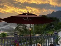 Hefeng Qingqing Xiaoyuan Homestay Hotel a Hefeng