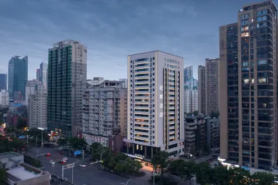 Wuhan Oceanwide CBD Xinhua Road Atour Light Hotel Hotel di Wuhan