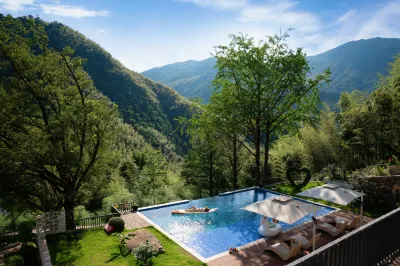 Shiqiyi No.10 Yunye Wangshan Villa Hotel (Anji Shenxi Canyon Drifting Branch) Hotel in zona Longwang Mountain Top