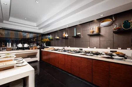 ECHENG Hotel Wuhan Guanggu Square Yangjiawan Subway Station Отели рядом с достопримечательностью «Wuhan Botanical Garden»