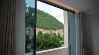 Leli Villa Designer · Vacation Apartment - غرفة مطلة على الجبل