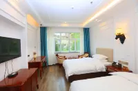 The Four Seasons Amusement Hotel Kanas - غرفة مطلة على الجبل