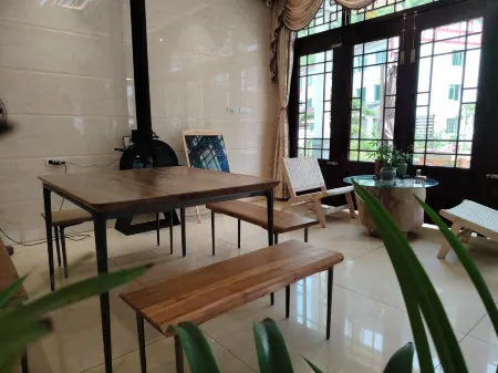 Sanqingshan Youqing Our Hospital Homestay Отели рядом с достопримечательностью «West Coast Scenic Area»