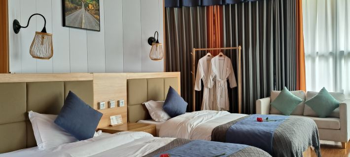 Water mill and homesickness hot - spring resort hotel Hotels in Batang