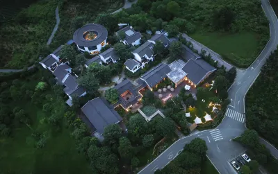 Xiaode Boutique Holiday Hotel Hotels near Pujiang Passenger Transport Center