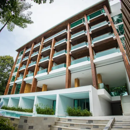 Luxtalay Khanom Hotel